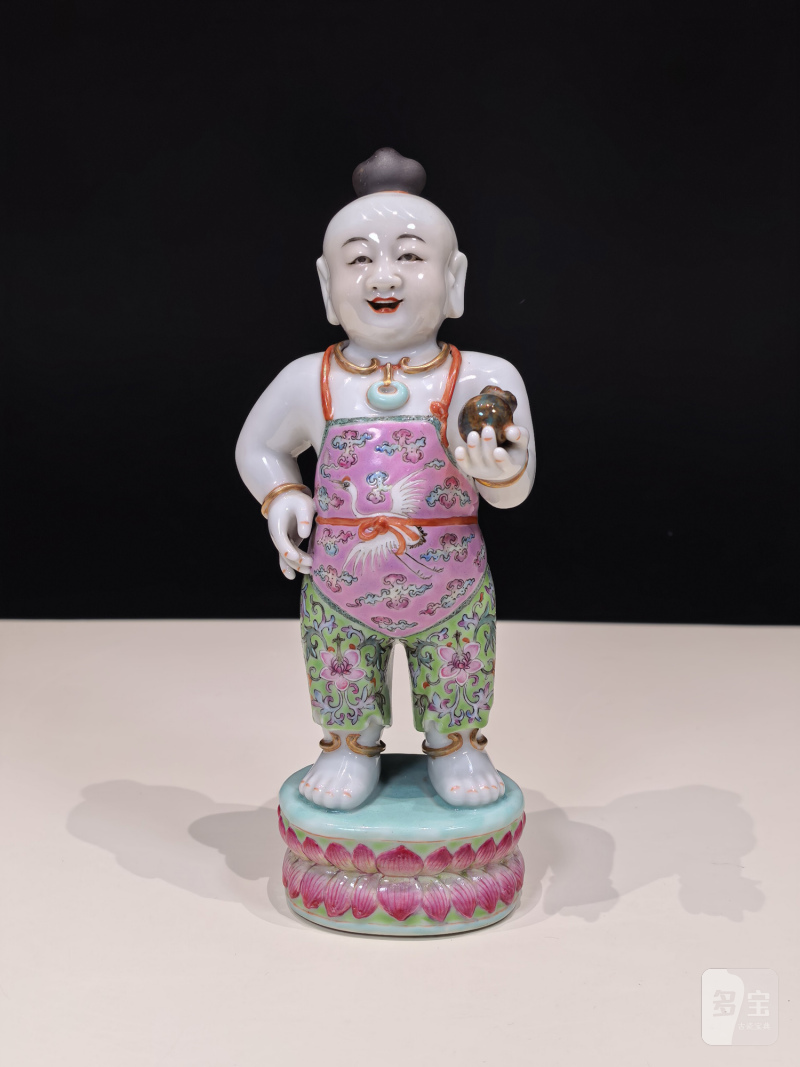 清中期 粉彩童子像 - 图2